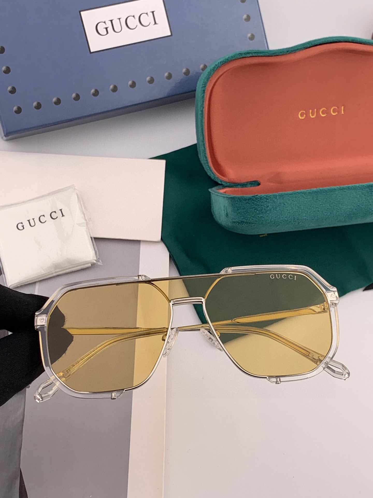   Gucci古奇 新款连体驶驾镜墨镜出行必众备多明星同款 太阳镜 男女太士阳镜飞行  型号：G011