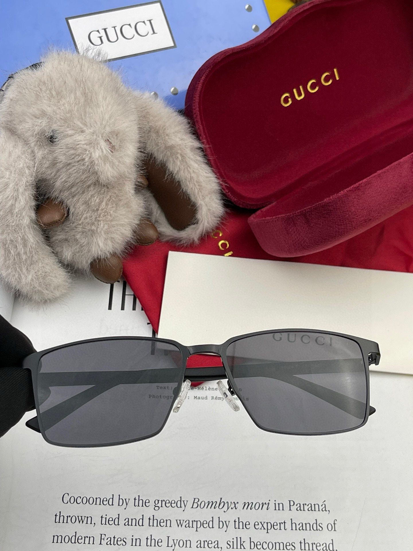   Gucci 。  高品质男女款墨镜   👍 进口宝丽来偏光镜片  。蛤蟆镜 开车钓鱼都可 。百搭显瘦