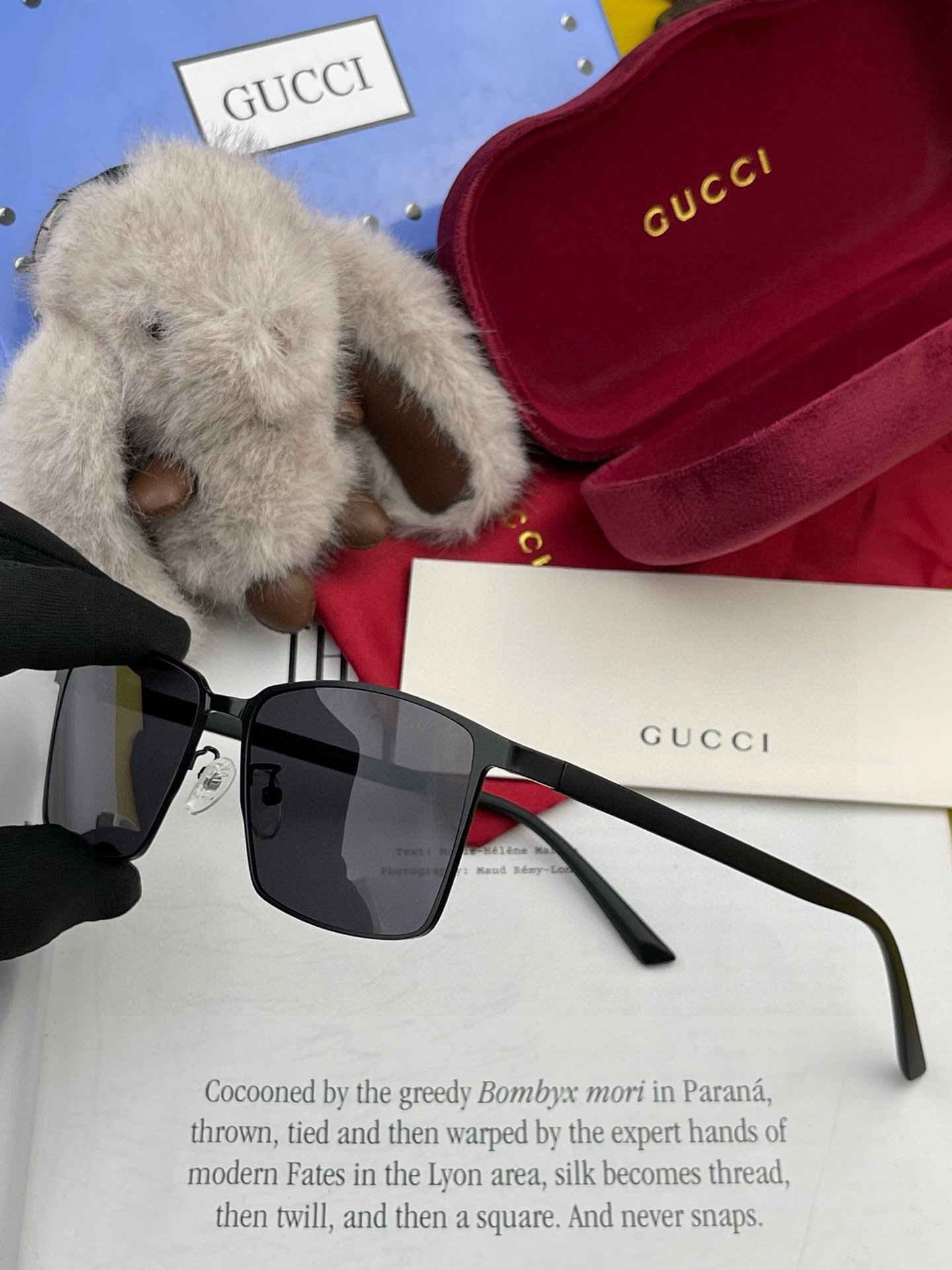   Gucci 。  高品质男女款墨镜   👍 进口宝丽来偏光镜片  。蛤蟆镜 开车钓鱼都可 。百搭显瘦