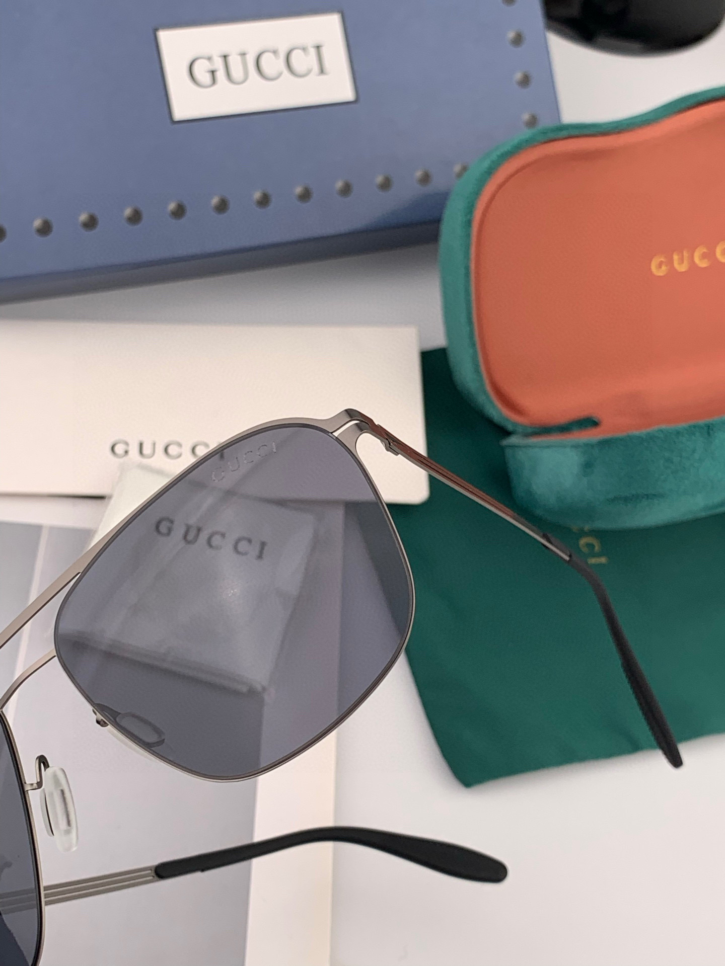 ♦️ GUCCI 2025新款男女情侣款太阳镜iP电镀永不褪色 超轻超有弹性整幅眼镜无螺丝重要的是压不坏
