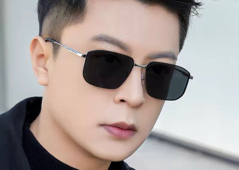         GUCCI 男款炫彩飞行员偏光太阳镜 ❤️材质：高清尼龙加厚卡槽高清偏光镜片 🌹无边框镜