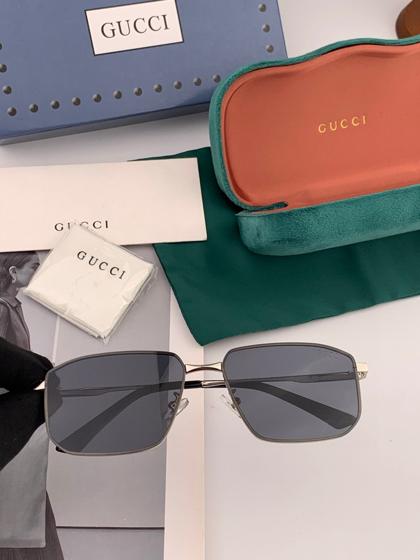         GUCCI 男款炫彩飞行员偏光太阳镜 ❤️材质：高清尼龙加厚卡槽高清偏光镜片 🌹无边框镜