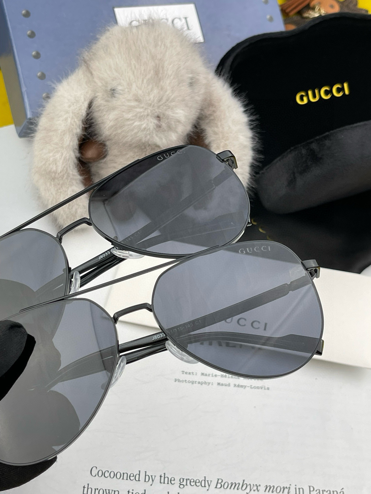      GUCCI 男款炫彩飞行员偏光太阳镜 ❤️材质：高清尼龙加厚卡槽高清偏光镜片 🌹无边框镜架💕颜