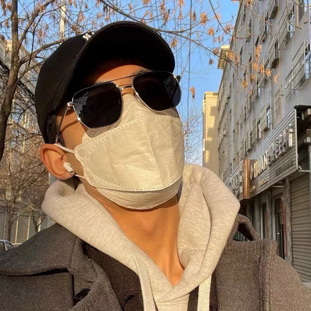      GUCCI 男款炫彩飛行員偏光太陽鏡 ❤️材質：高清尼龍加厚卡槽高清偏光鏡片 🌹無邊框鏡架💕顏