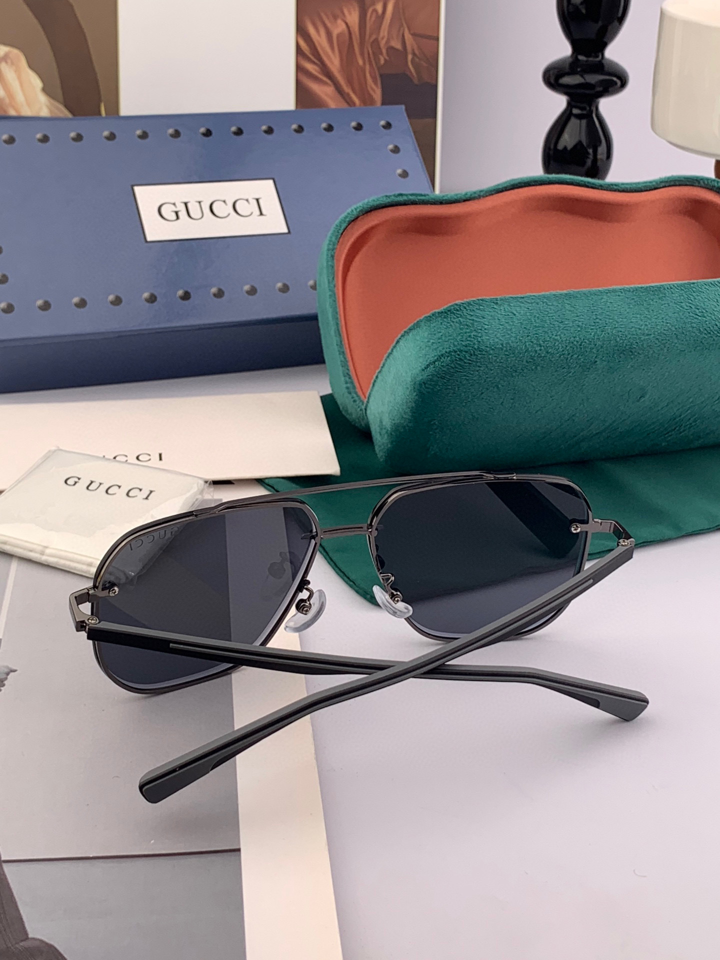         GUCCI 男款炫彩飞行员偏光太阳镜 ❤️材质：高清尼龙加厚卡槽高清偏光镜片 🌹无边框镜