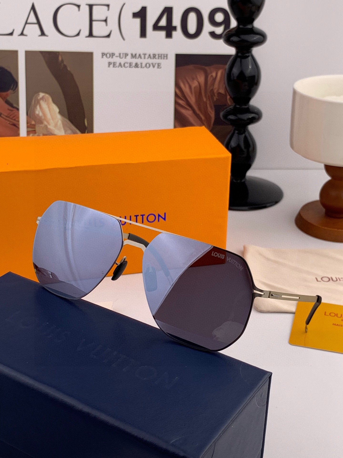 ♦️LV 2025新款男女情侣款太阳镜多边形墨镜iP电镀永不褪色 超轻超有弹性整幅眼镜无螺丝重要的是压不