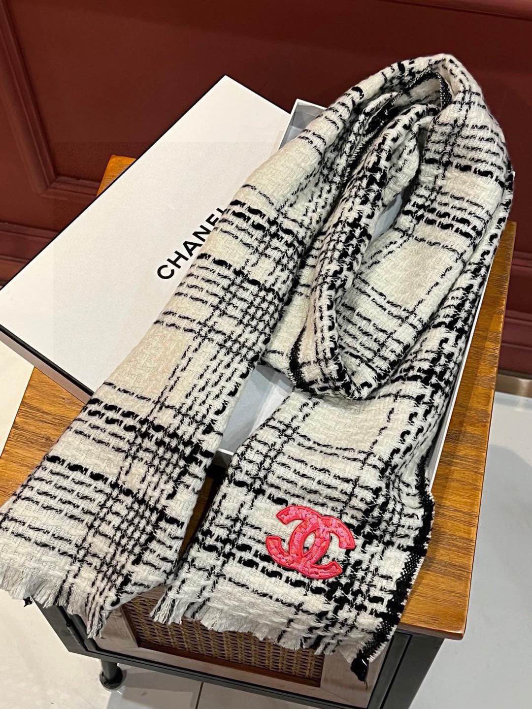  ‼️新😘😘香奈儿（CHANEL）年度最美‼️ 【双C编织格纹披肩】独家渠道原单货‼️年度最新力作 顶极