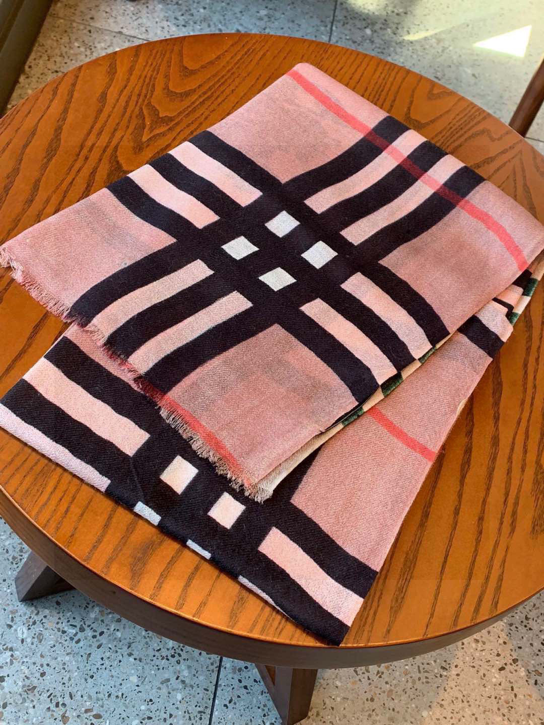  巴宝莉采用经典原版马标工艺❗️❗️❗️❗️纯正客供克什米尔山羊绒200支戒指绒 加密处理.手感好到没朋