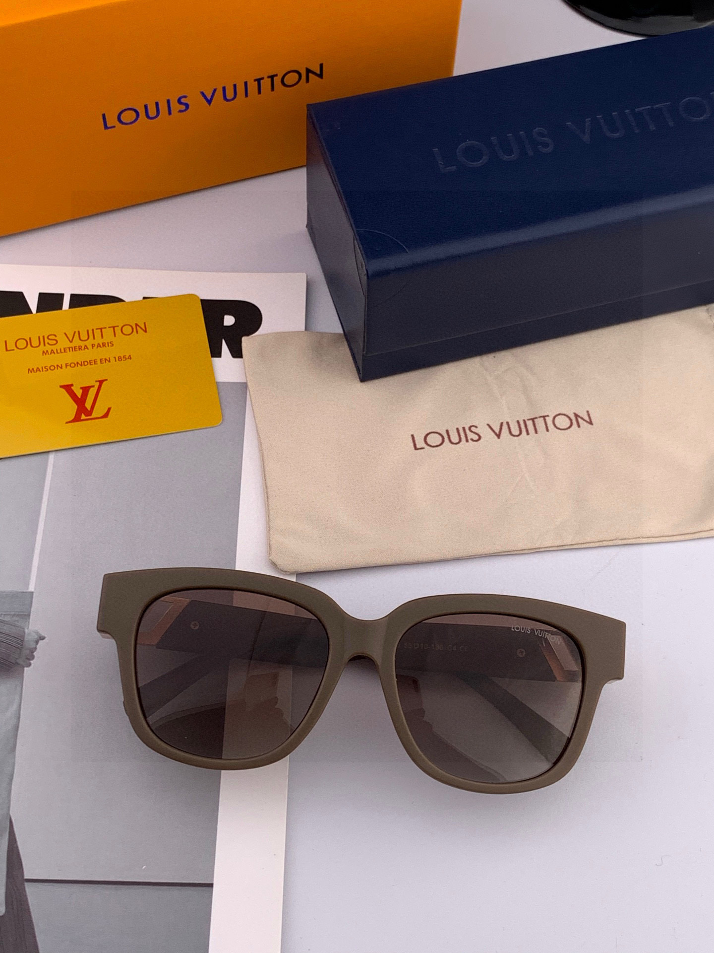    【TR偏光系列】lv大框太阳镜墨镜经典的方框设计，不挑脸型，无论搭配大衣还是连衣裙都非常显气质偏光