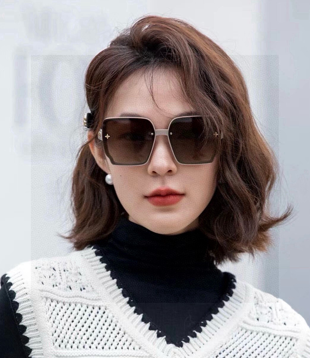 NO:370946,【TR polarization series】lv large frame sunglasses sunglasses classic square frame design, not picky about face shape, it shows temperament, whether paired with a coat or a dress, polarized lenses prevent UV rays Model L1007 glasses sunglasses, glasses, louis vuitton, skirts19860909【TR偏光系列】lv大框太阳镜墨镜经典的方框设计,不挑脸型,无论搭配大衣还是连衣裙都非常显气质偏光镜片预防紫外线 型号L1007眼镜墨镜太阳镜,眼镜,louis vuitton,skirts,glasses