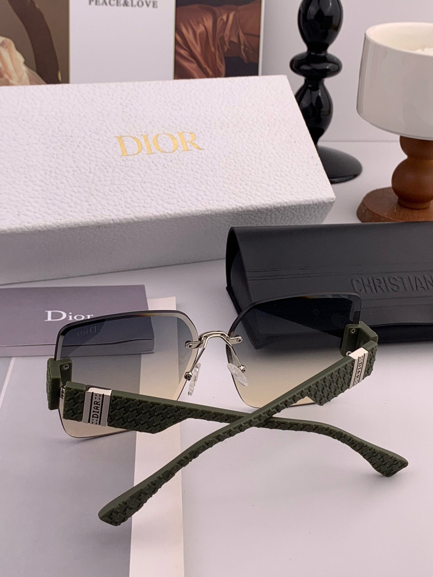 🔺 【DIOR-迪奥】2025开春新款 潮流爆款 时尚方框太阳镜 高品质 佩戴舒适 网红潮款墨镜 型号：