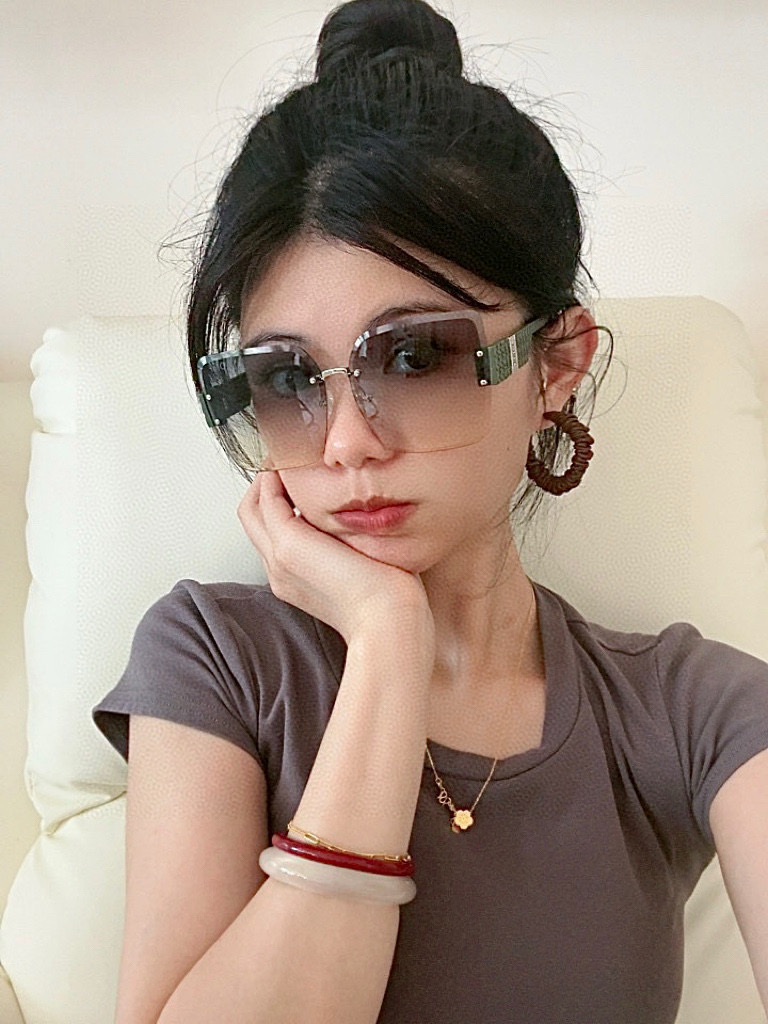 🔺 【DIOR-迪奥】2025开春新款 潮流爆款 时尚方框太阳镜 高品质 佩戴舒适 网红潮款墨镜 型号：