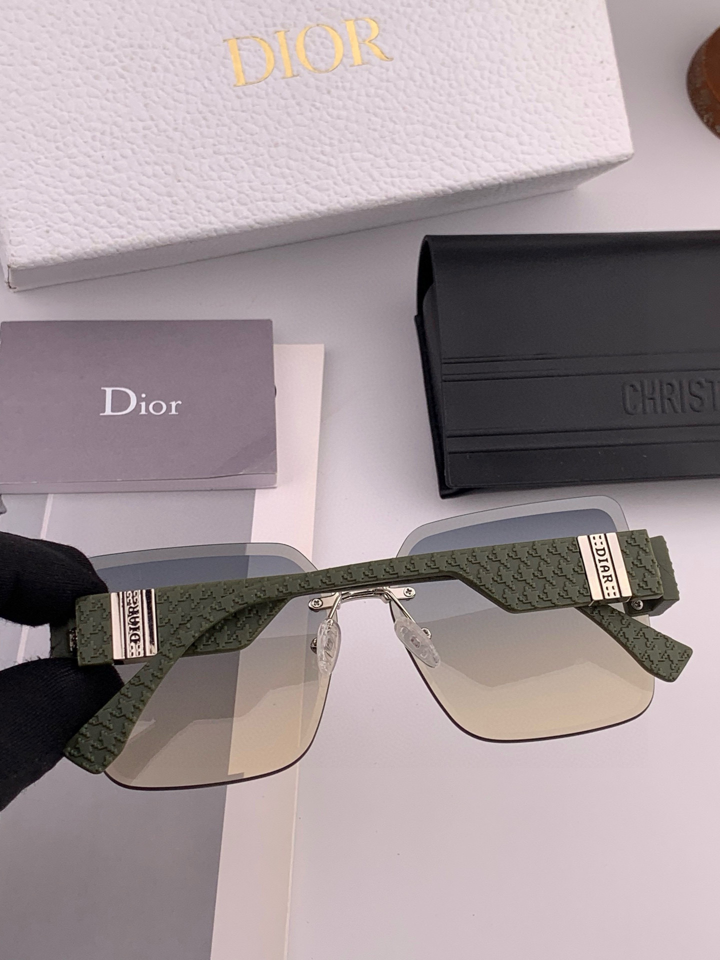 🔺 【DIOR-迪奥】2025开春新款 潮流爆款 时尚方框太阳镜 高品质 佩戴舒适 网红潮款墨镜 型号：