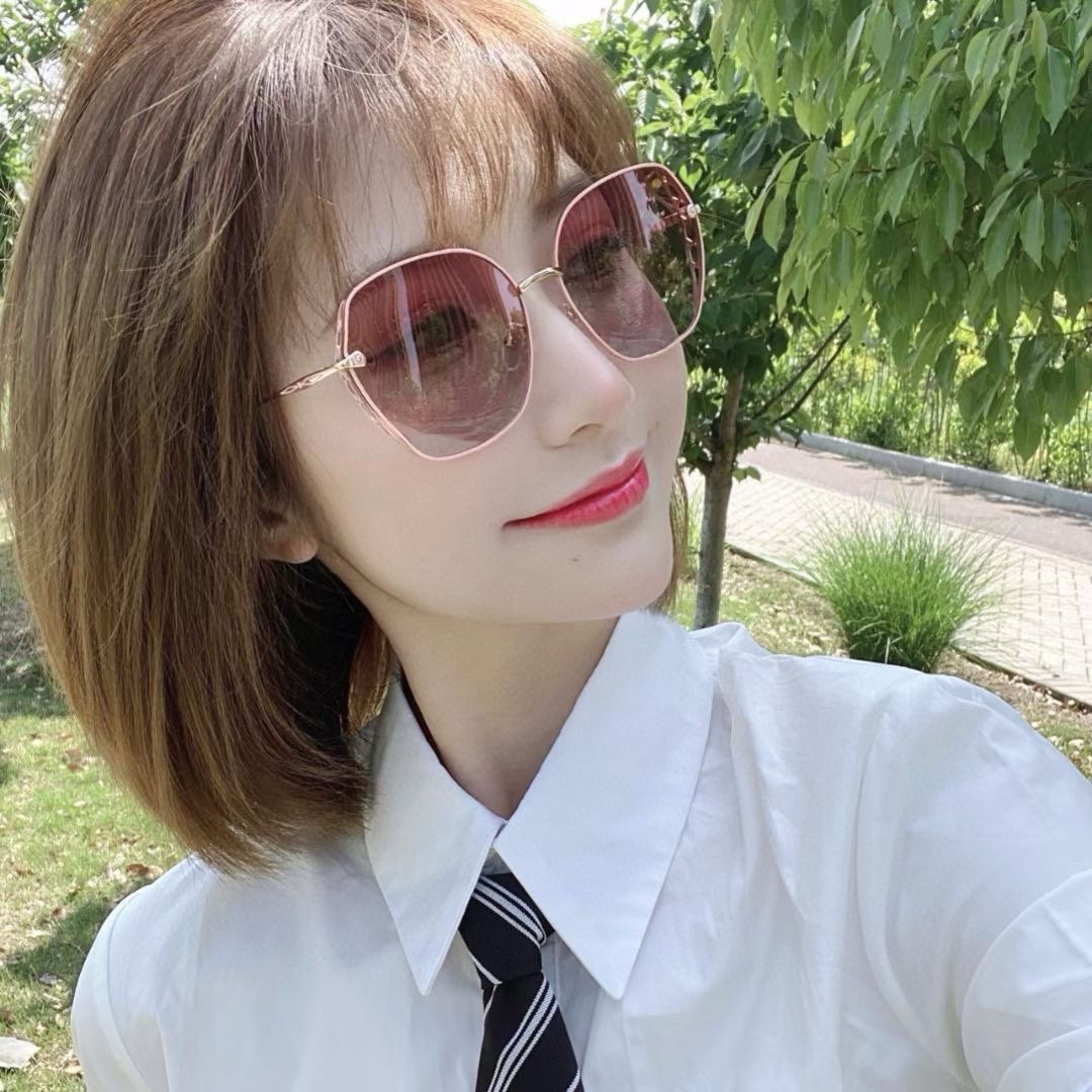  😘香奈儿新款🕶时尚高雅偏光墨镜女士 太阳镜🥳打造沉稳架势，经典的版型与全新的创意相结👍不经意间放射出超