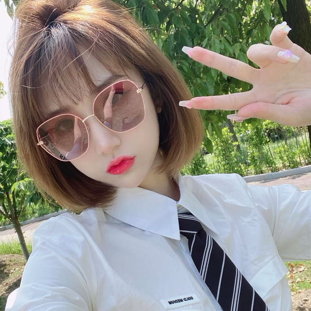  😘香奈儿新款🕶时尚高雅偏光墨镜女士 太阳镜🥳打造沉稳架势，经典的版型与全新的创意相结👍不经意间放射出超