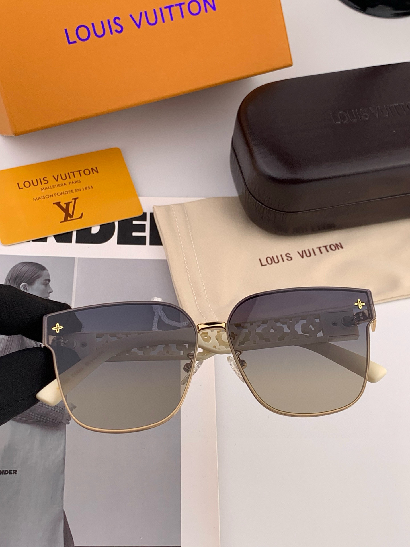  【尼龙偏光系列】lv大框太阳镜墨镜经典的方框设计，不挑脸型，无论搭配大衣还是连衣裙都非常显气质尼龙偏光