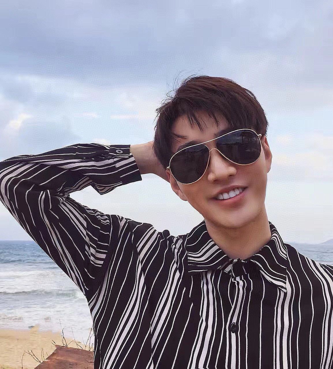 NO:370960,65 Porsche polarized metal men's square frame sunglasses, material Polaroid high-definition polarized lenses. The vacuum inside blue film has better covering effect, a must-have for summer travel. Model 38 glasses, sunglasses, glasses1986090965 保时捷偏光金属男款方框太阳镜 材质宝丽来高清偏光镜片.真空内镀蓝膜更好遮掩效果,夏日出行必备款.型号38眼镜墨镜太阳镜,眼镜,glasses