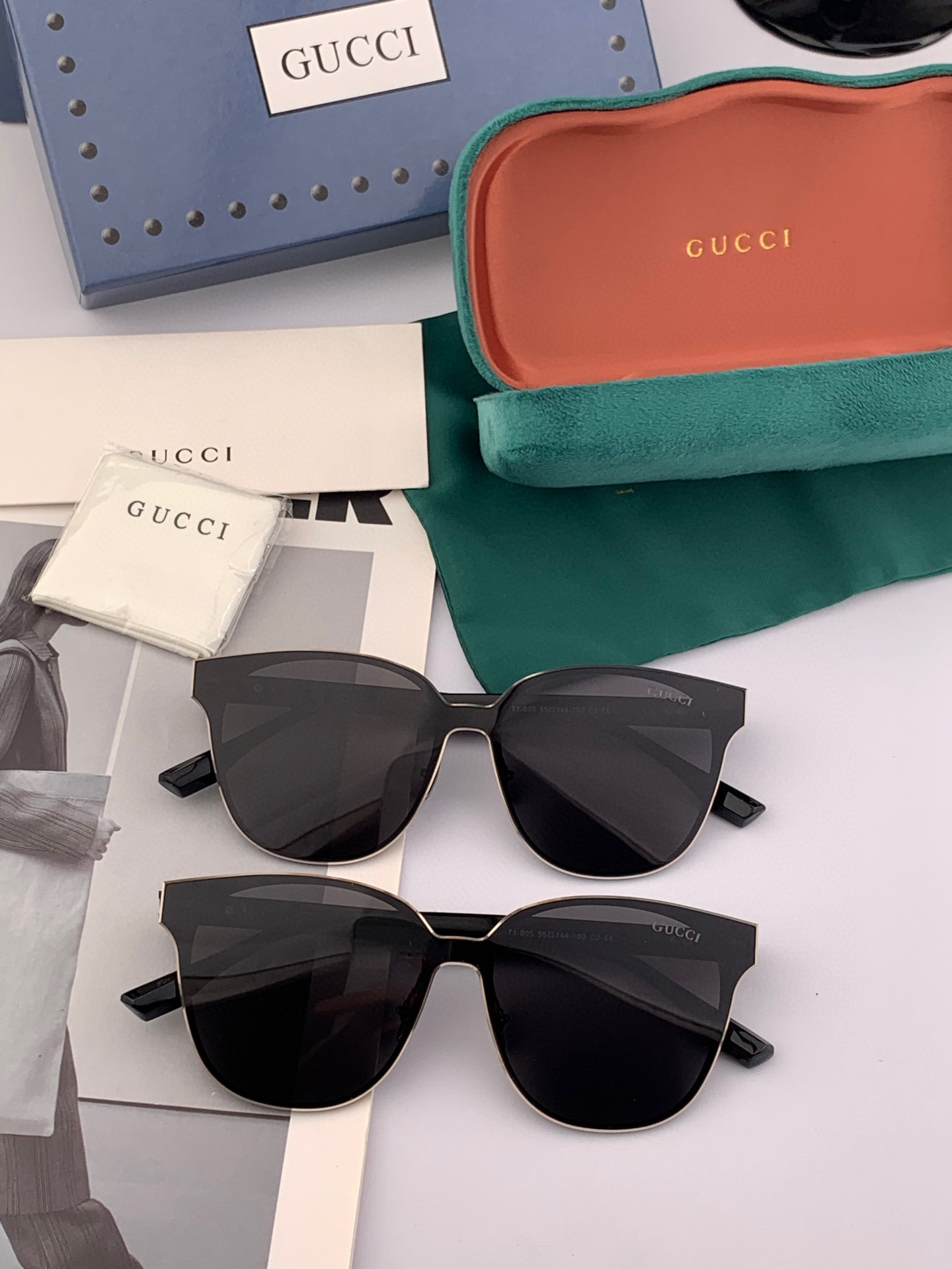  连体镜GUCCI2025开春新款一体镜 大框太阳镜男女同款 😎 
爆款大框尼龙太阳镜 超逼格超酷 
镜