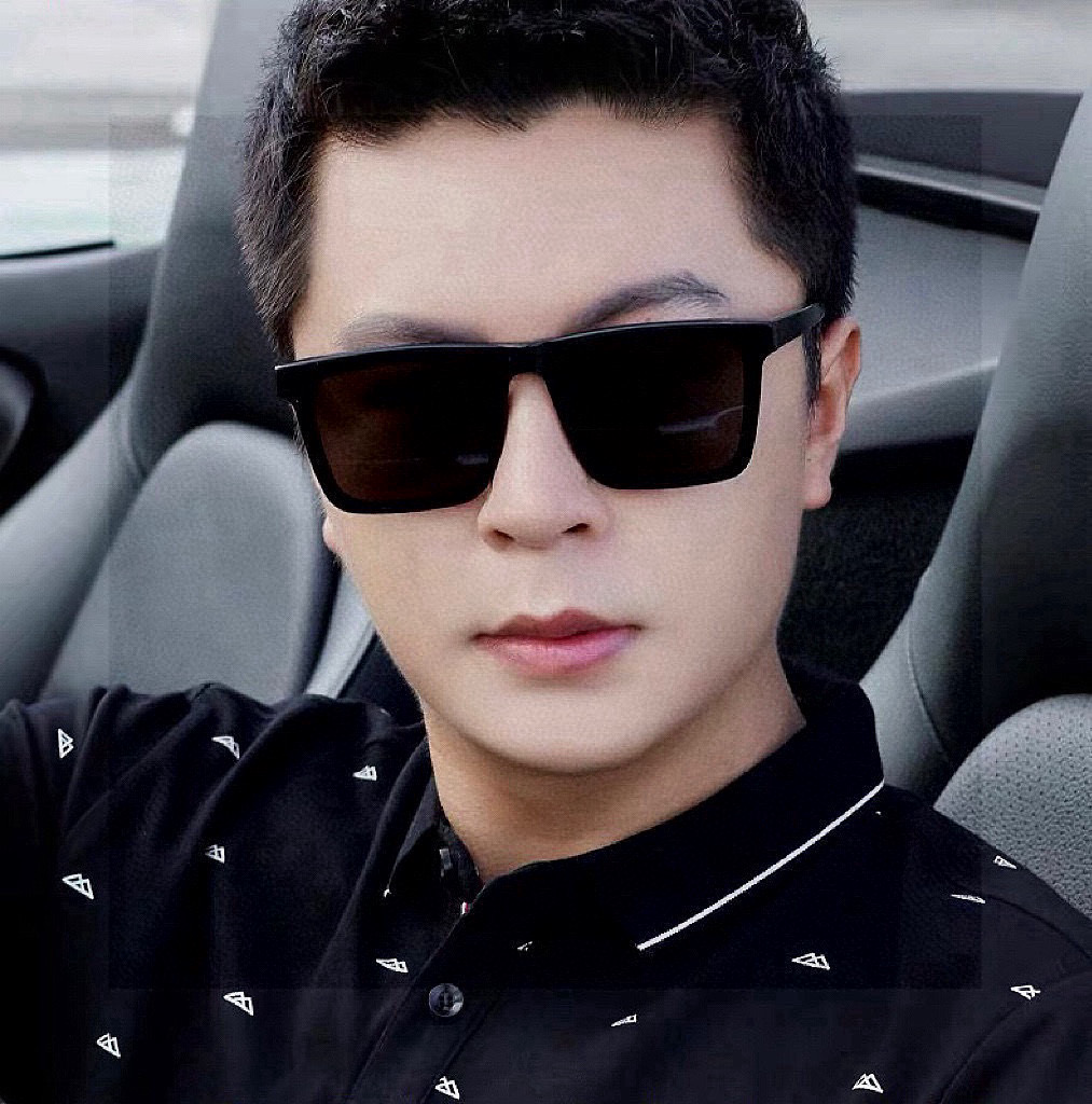  连体镜GUCCI2025开春新款一体镜 大框太阳镜男女同款 😎 
爆款大框尼龙太阳镜 超逼格超酷 
镜