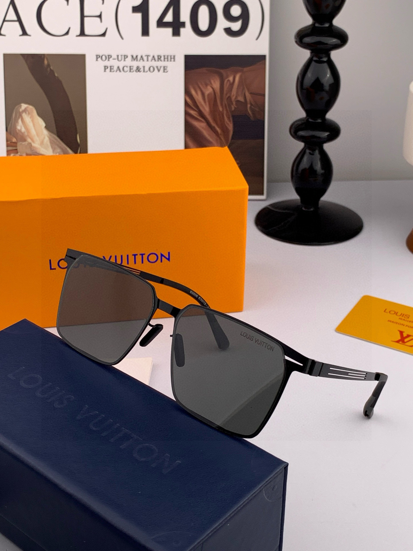 ♦️LV 2025新款男女情侣款太阳镜多边形墨镜iP电镀永不褪色 超轻超有弹性整幅眼镜无螺丝重要的是压不