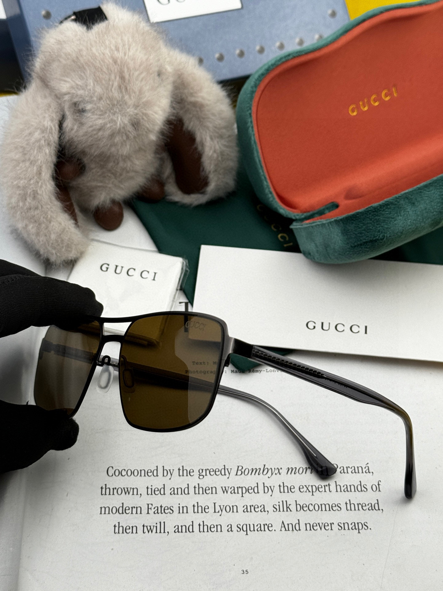        GUCCI 男款炫彩飞行员偏光太阳镜 ❤️材质：高清尼龙加厚卡槽高清偏光镜片 🌹无边框镜架