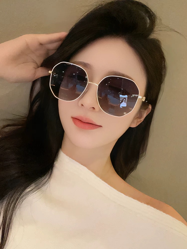  🔺 【DIOR-迪奥偏光太阳镜】2025开春新款 潮流爆款 时尚方框偏光太阳镜 高品质 佩戴舒适 网红