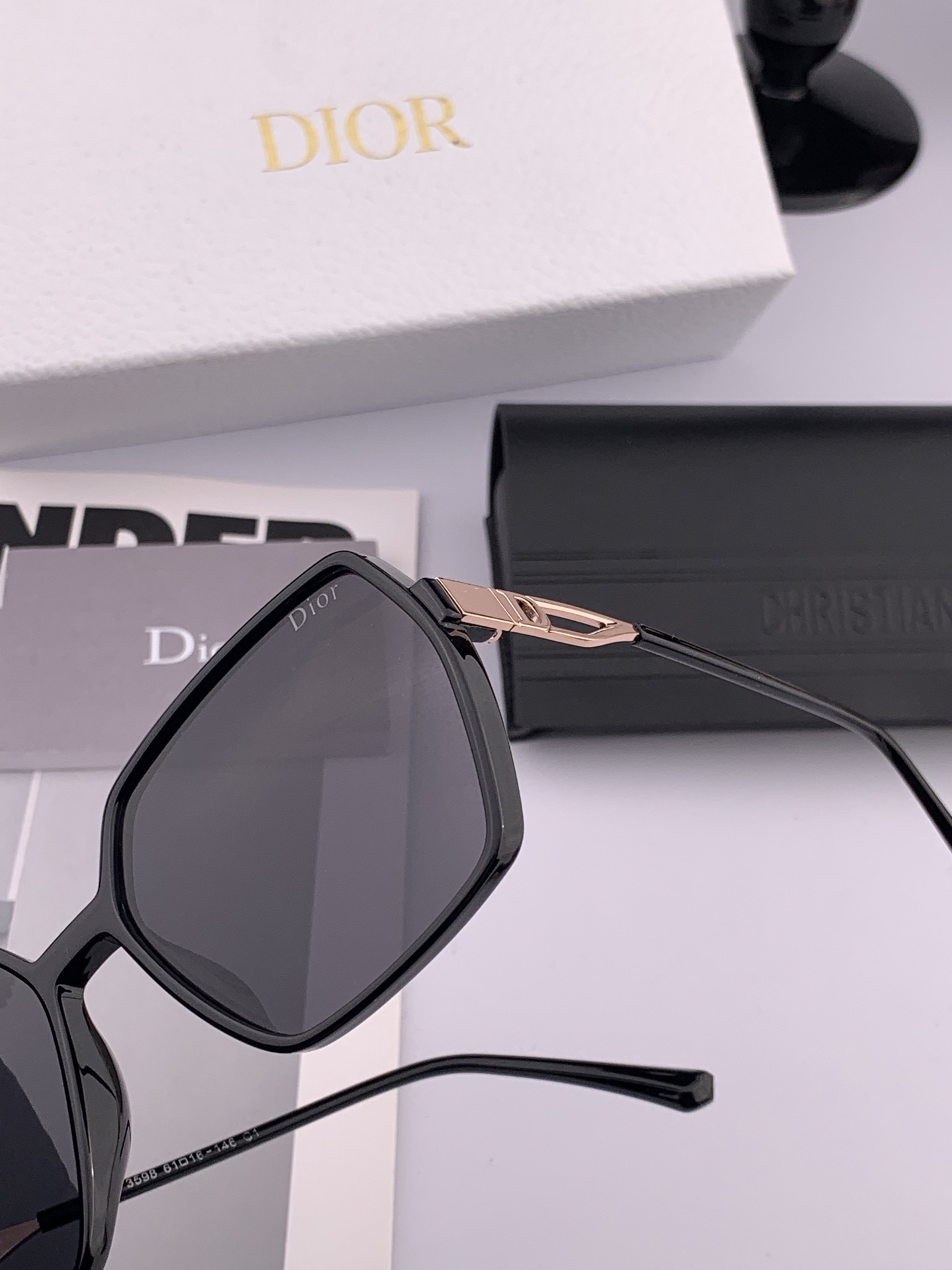  🔺 【DIOR-迪奥】2025开春新款 潮流爆款 时尚方框偏光太阳镜 高品质 佩戴舒适 网红潮款墨镜 