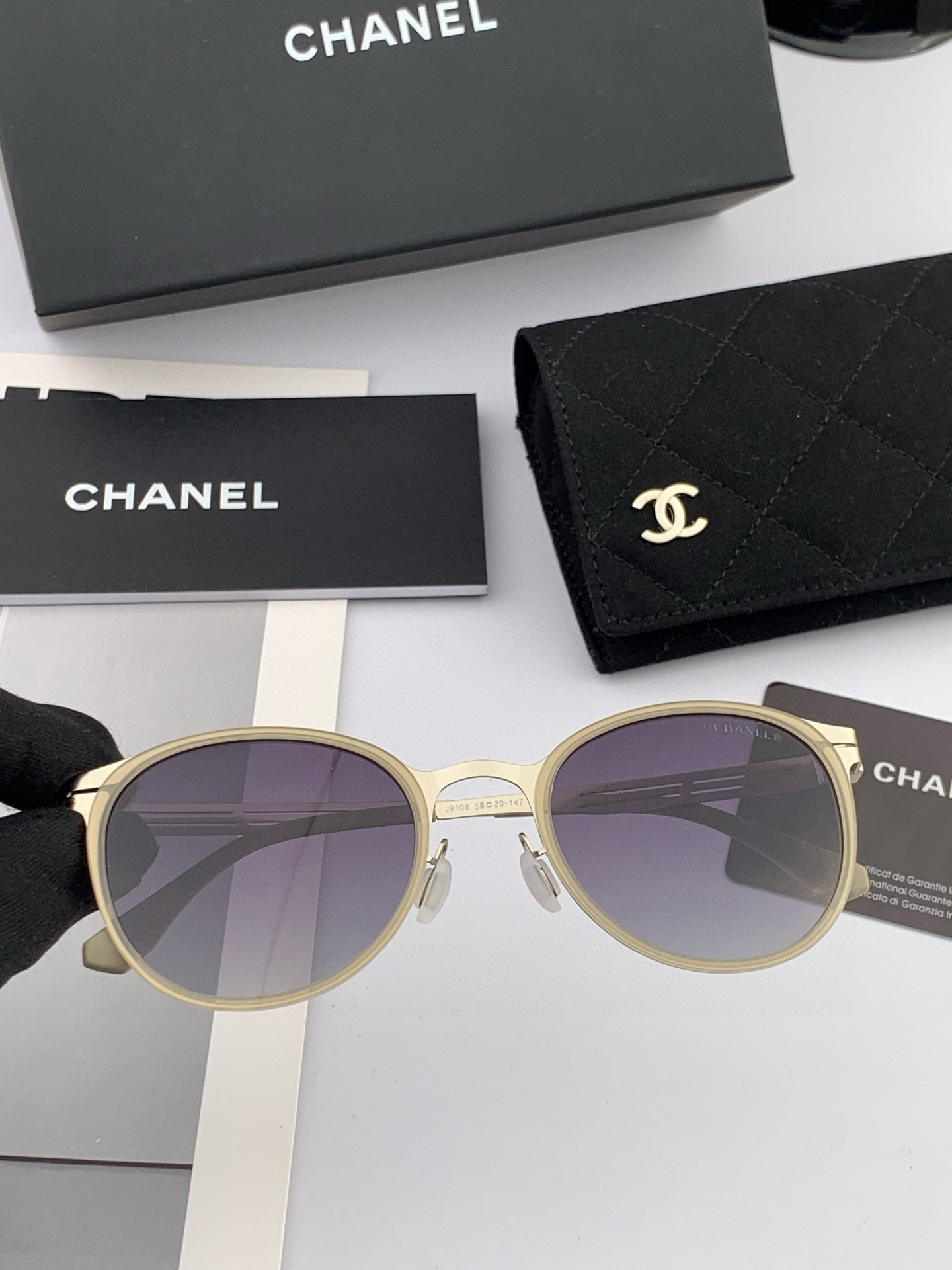 🔺 【香奈儿】2025开春新款 潮流爆款 时尚圆框无螺丝太阳镜 高品质 佩戴舒适 网红潮款墨镜 女士高清