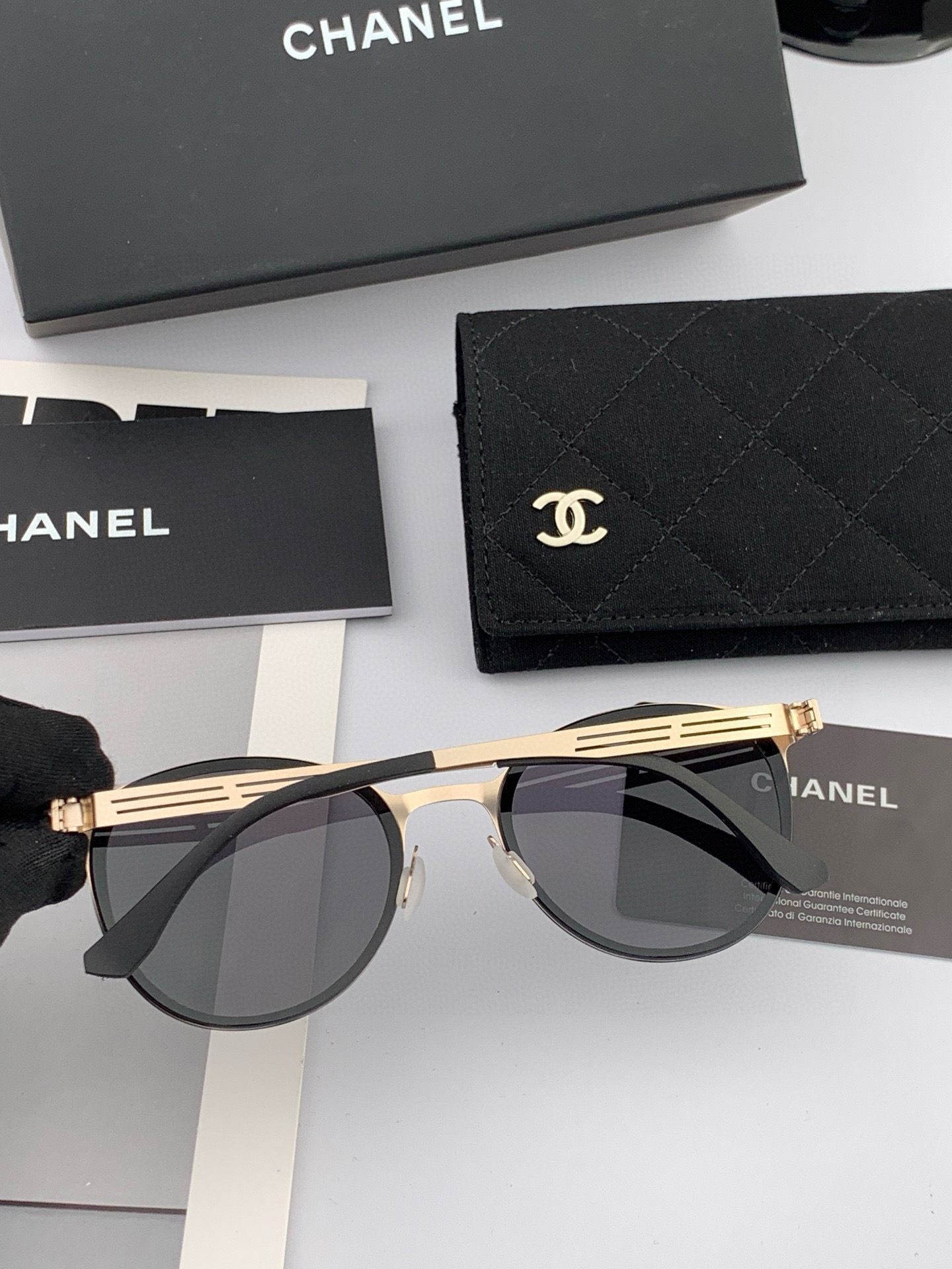 🔺 【香奈儿】2025开春新款 潮流爆款 时尚圆框无螺丝太阳镜 高品质 佩戴舒适 网红潮款墨镜 女士高清