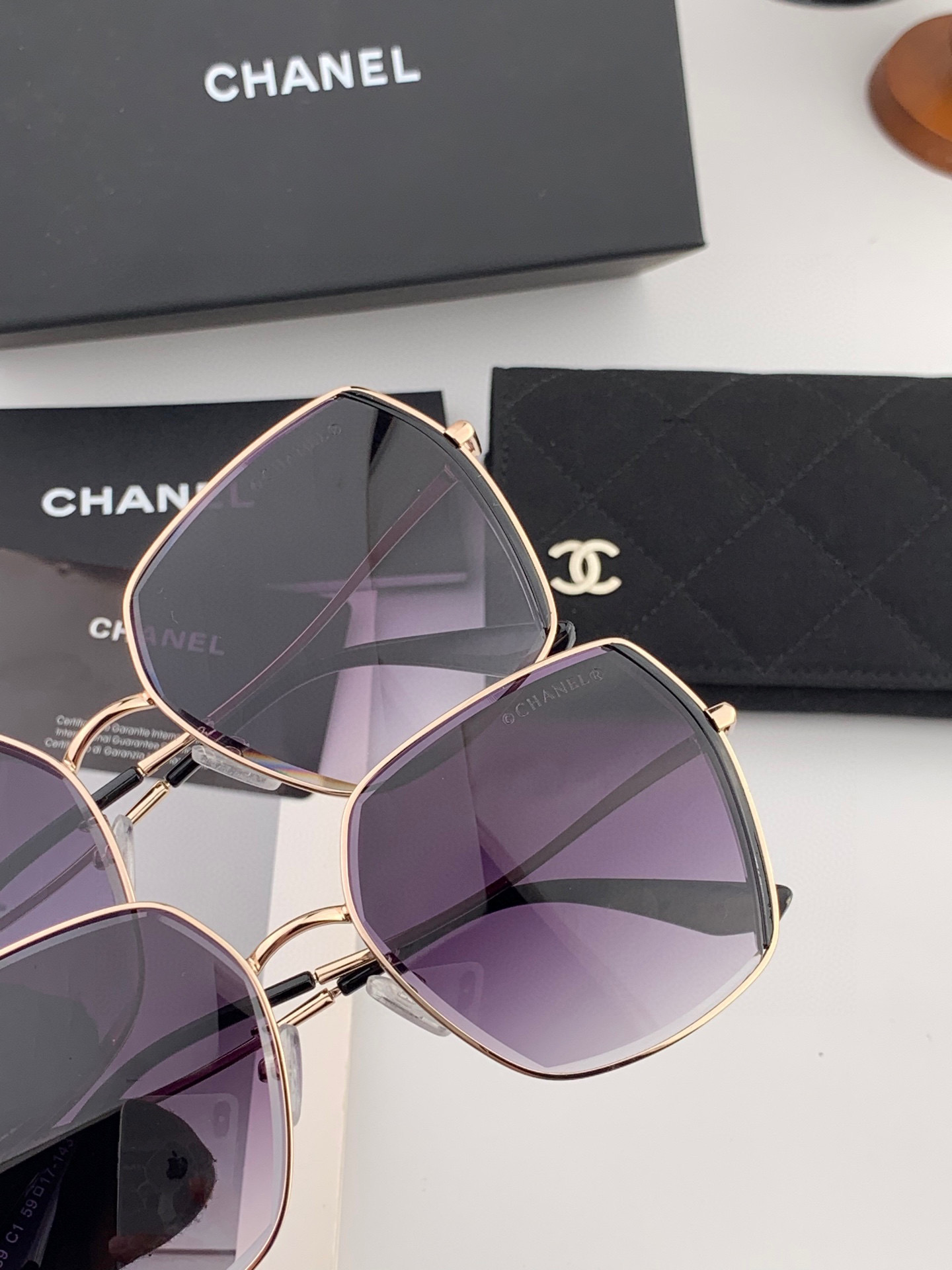 【CHANEL】香奈儿  新款尼龙偏光太眼镜，无框钻石 切边更有质感，大气女人范儿，大脸小脸都好看 ！型