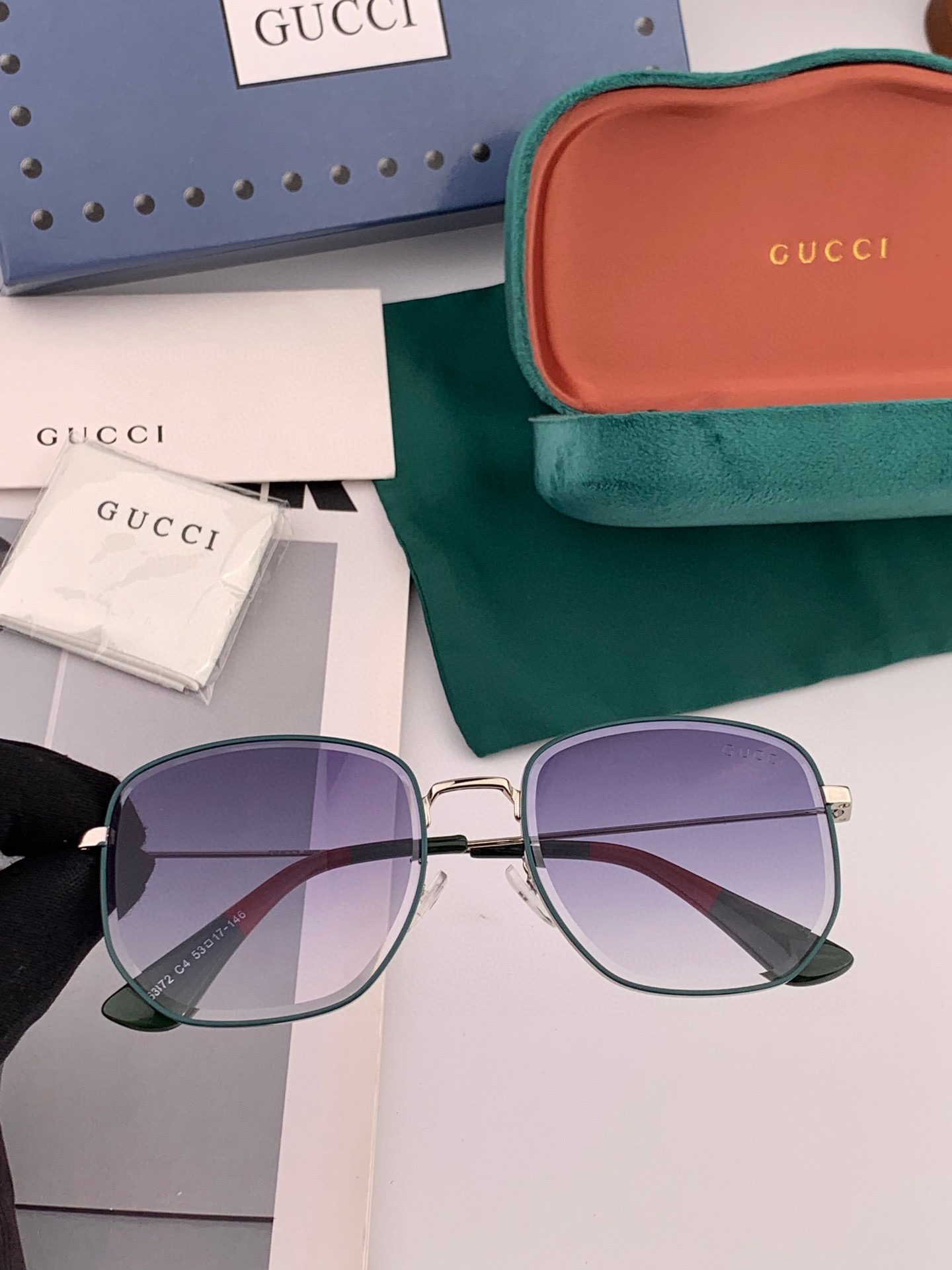   GUCCI  新款尼龙偏光太眼镜，无框钻石 切边更有质感，大气女人范儿，大脸小脸都好看 ！型号：G0