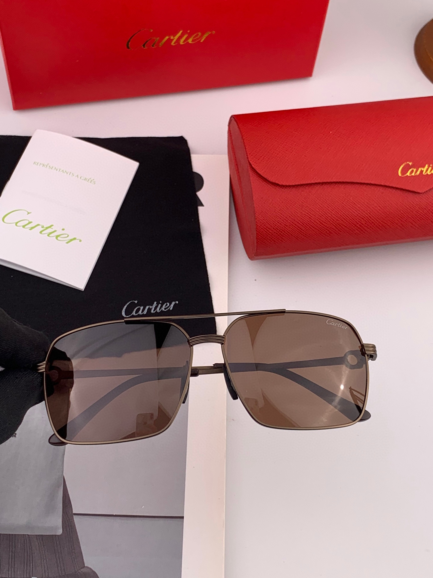  【Cartier  卡地亚】 👑男女款偏光墨镜  双色烤漆工艺  进口宝丽来偏光镜片   顶级做工彰显