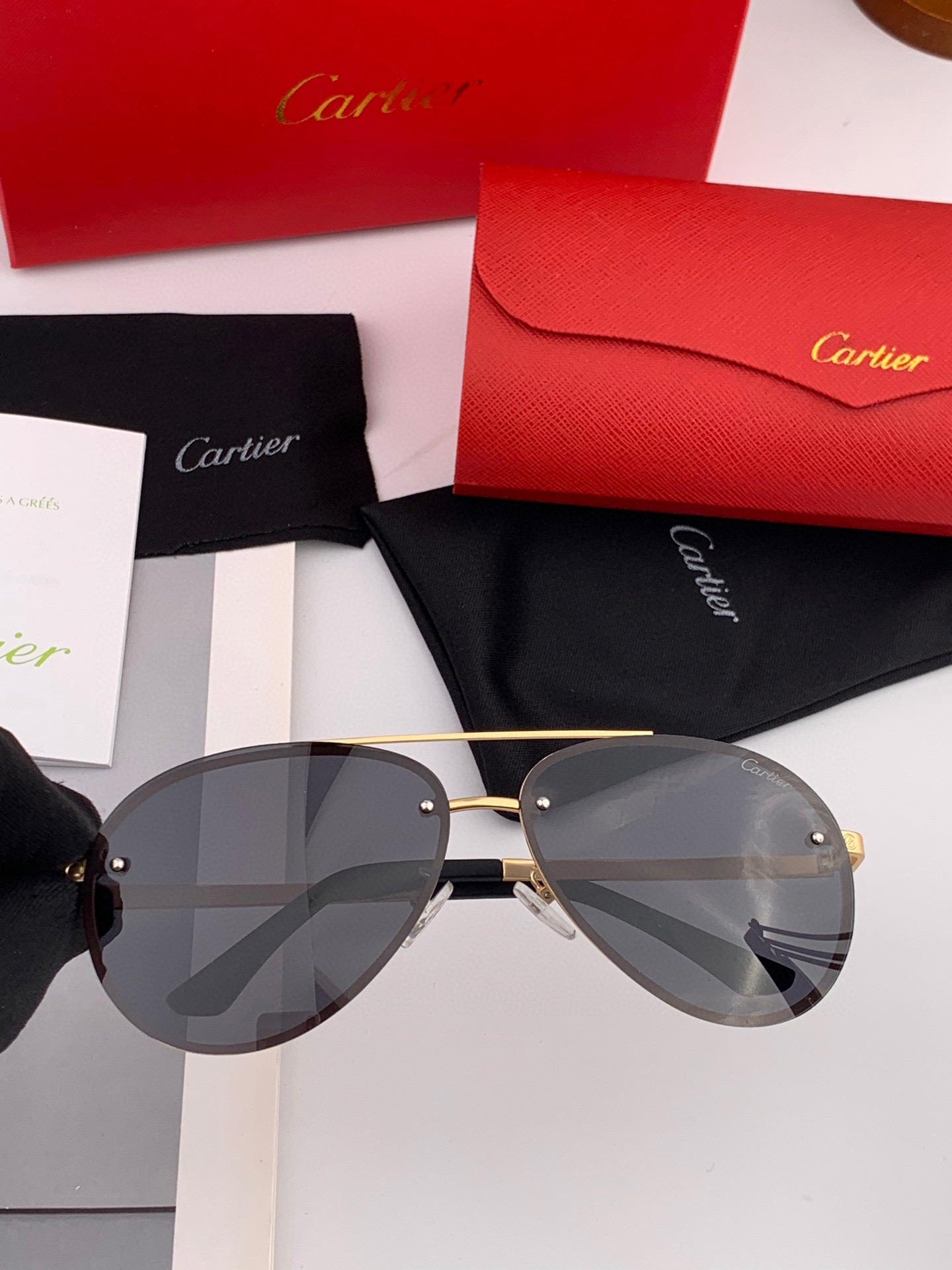  【Cartier  卡地亚】 👑男女款偏光墨镜  双色烤漆工艺  进口宝丽来偏光镜片   顶级做工彰显