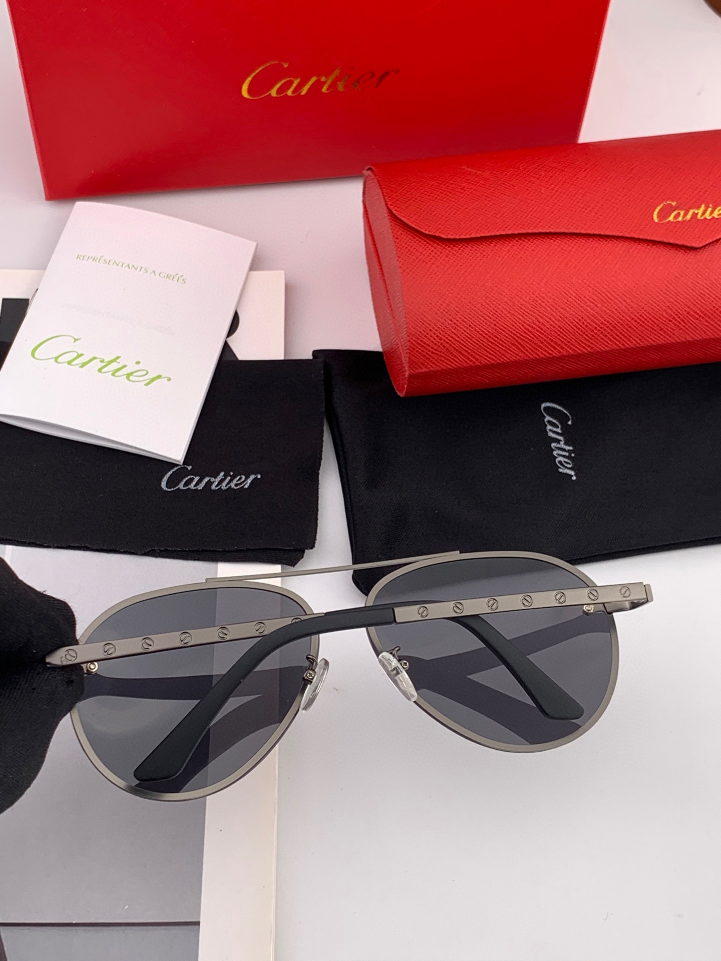  【Cartier  卡地亚】 👑男女款偏光墨镜  双色烤漆工艺  进口宝丽来偏光镜片   顶级做工彰显