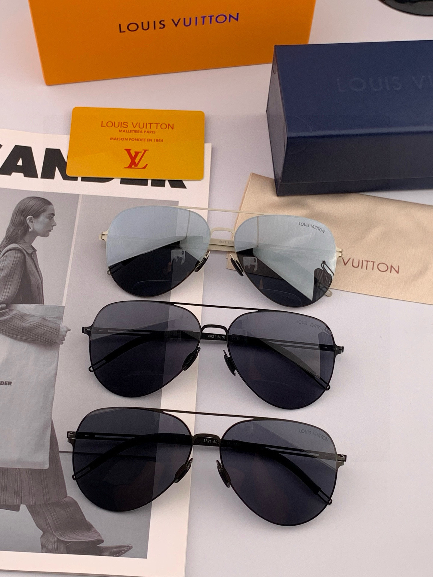 ♦️LV 2025新款男女情侣款太阳镜多边形墨镜iP电镀永不褪色 超轻超有弹性整幅眼镜无螺丝重要的是压不