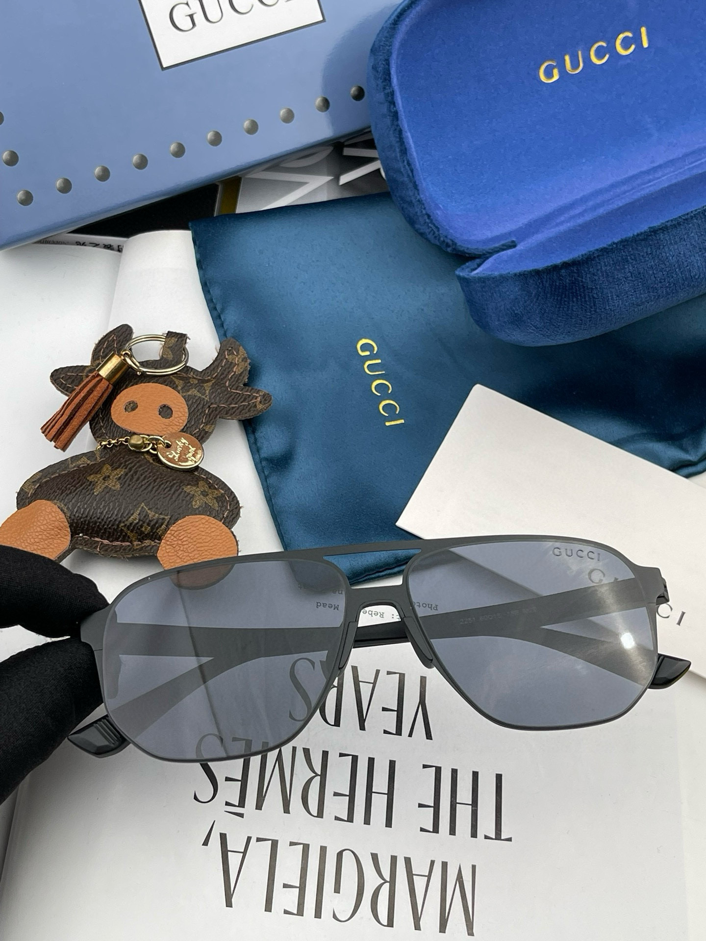         GUCCI 男款炫彩飞行员偏光太阳镜 ❤️材质：高清尼龙加厚卡槽高清偏光镜片 🌹无边框镜