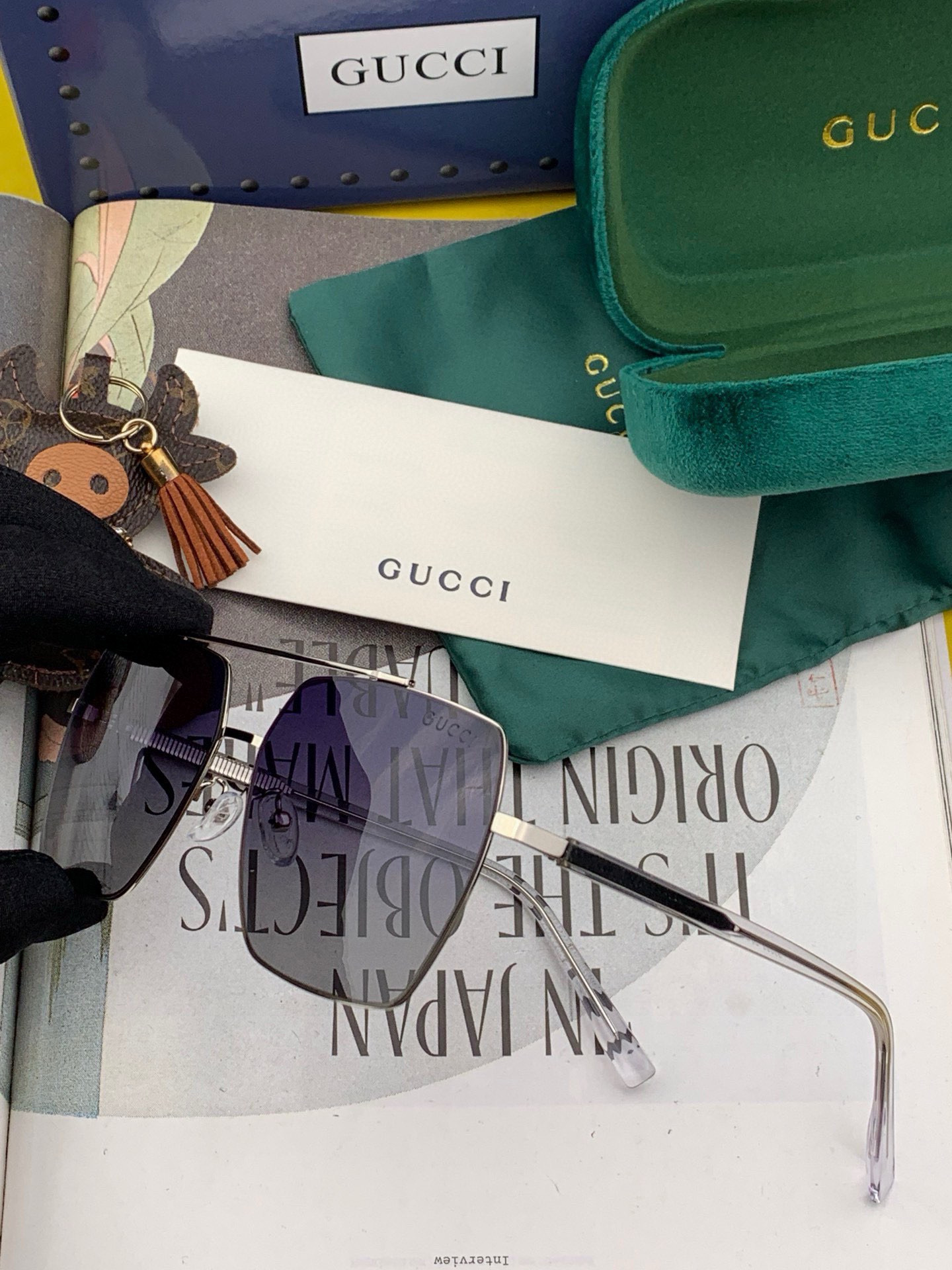        GUCCI 男款炫彩飞行员偏光太阳镜 ❤️材质：高清尼龙加厚卡槽高清偏光镜片 🌹无边框镜架