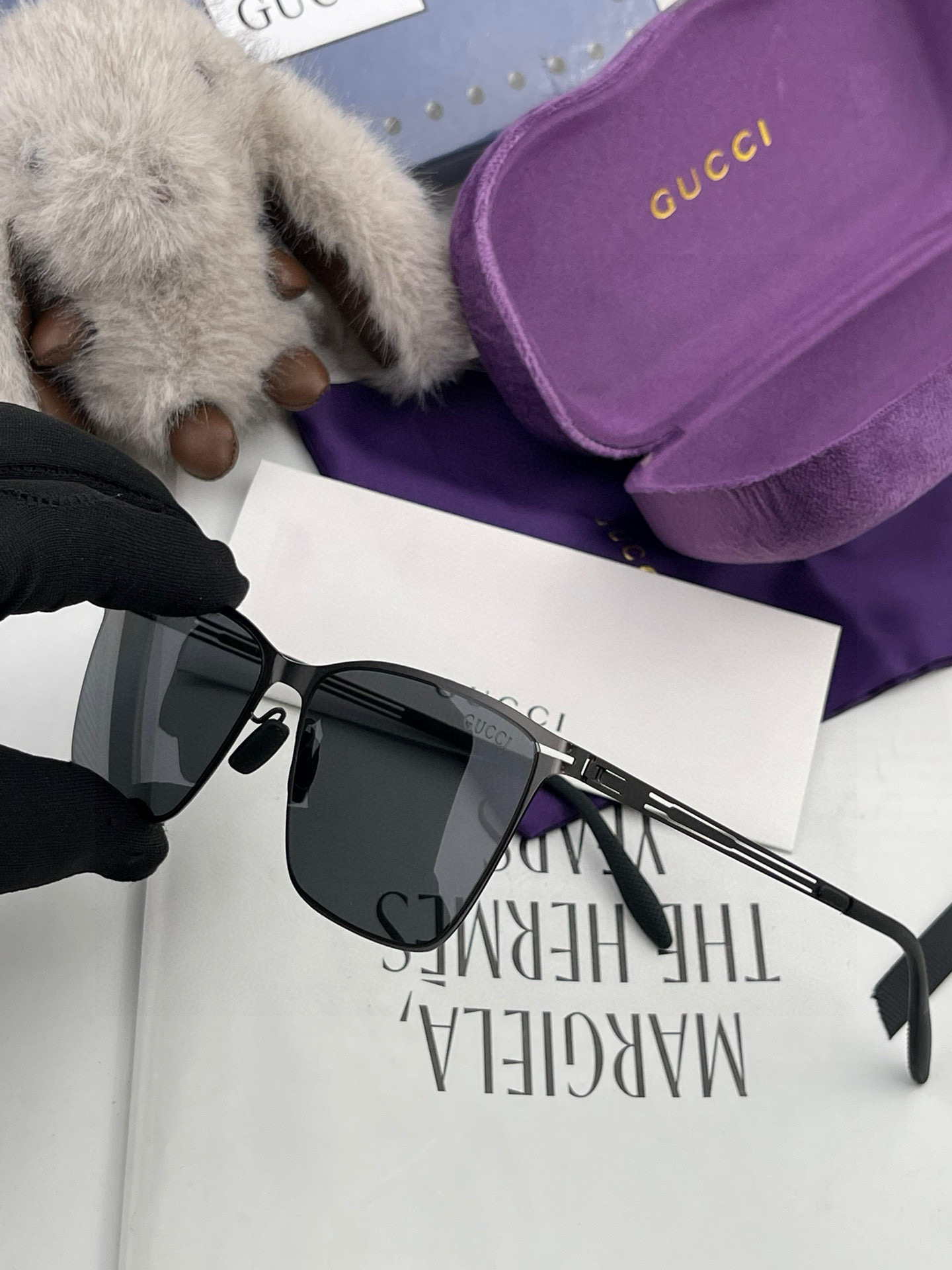       GUCC* 2025 新款男女情侣款太阳iP电镀永不褪色 卖点：超轻超有弹性整幅眼镜无螺丝重