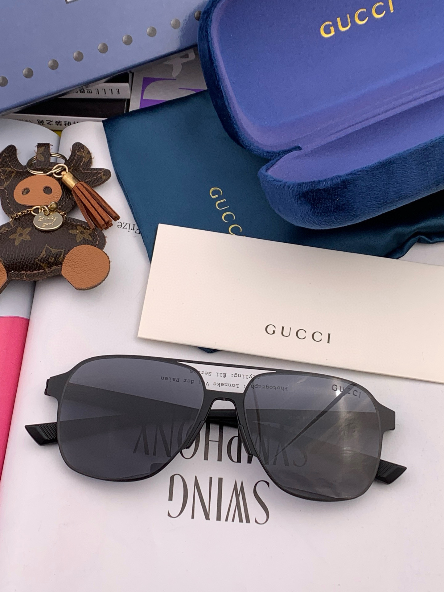         GUCCI 男款炫彩飞行员偏光太阳镜 ❤️材质：高清尼龙加厚卡槽高清偏光镜片 🌹无边框镜