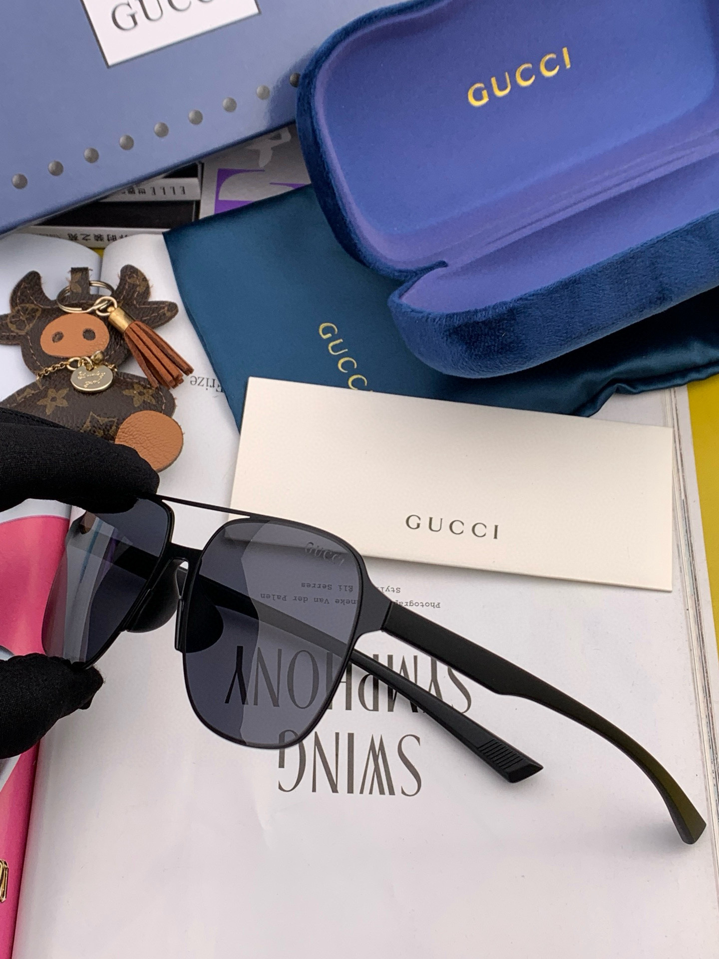         GUCCI 男款炫彩飞行员偏光太阳镜 ❤️材质：高清尼龙加厚卡槽高清偏光镜片 🌹无边框镜