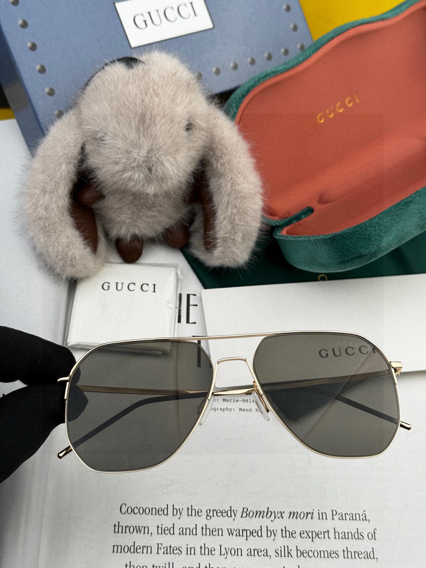         GUCCI 男款炫彩飞行员偏光太阳镜 ❤️材质：高清尼龙加厚卡槽高清偏光镜片 🌹无边框镜