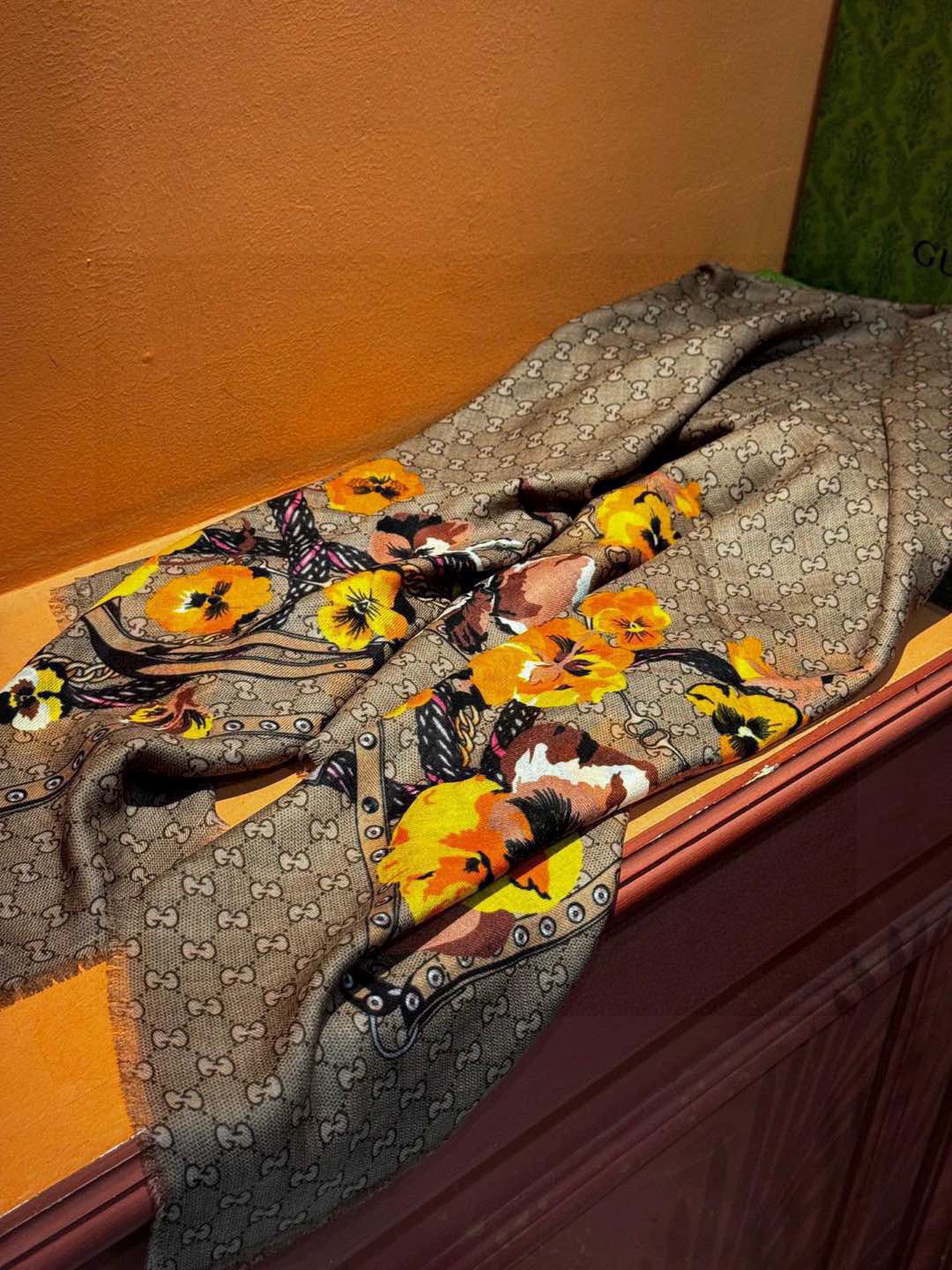   爆款出货 真正的海外原版货——从海外买的正品花了一个月画稿打版，要做咱们就做最好的💯 一花四色每色都