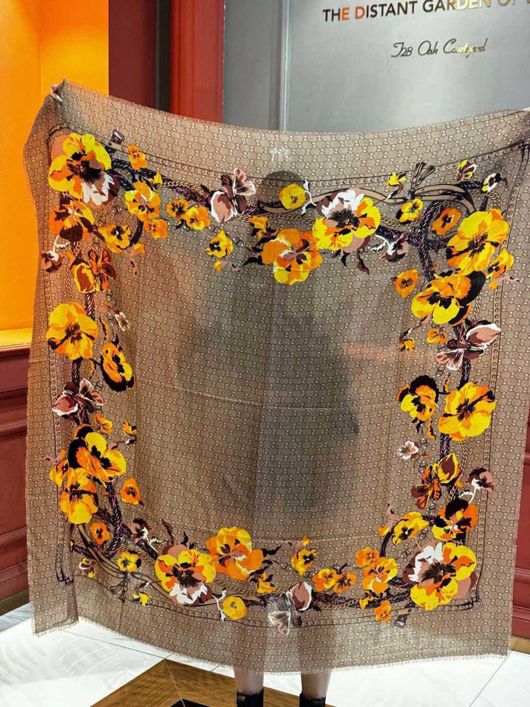   爆款出货 真正的海外原版货——从海外买的正品花了一个月画稿打版，要做咱们就做最好的💯 一花四色每色都