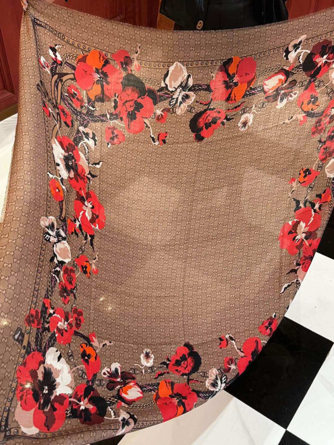   爆款出货 真正的海外原版货——从海外买的正品花了一个月画稿打版，要做咱们就做最好的💯 一花四色每色都