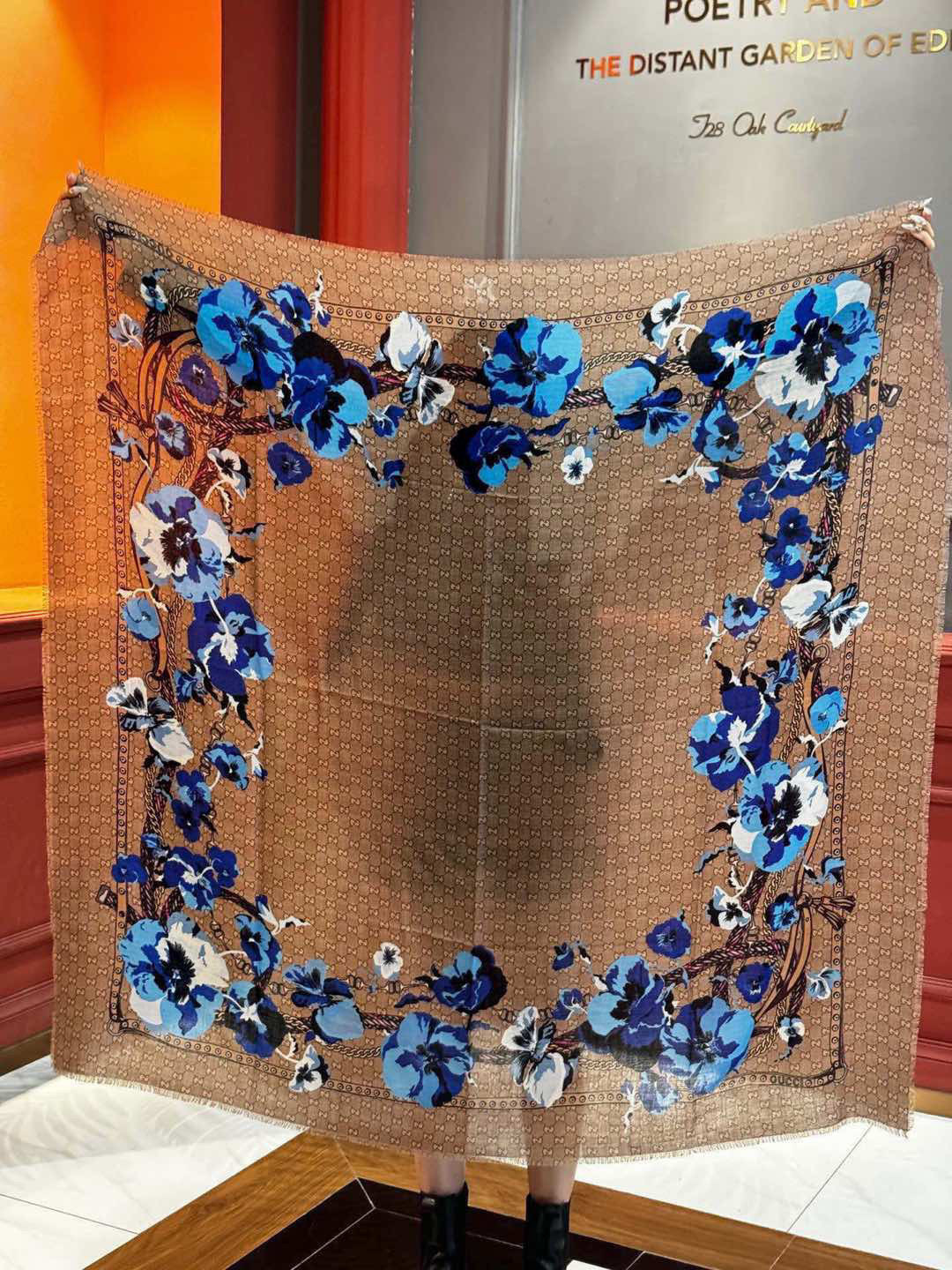   爆款出货 真正的海外原版货——从海外买的正品花了一个月画稿打版，要做咱们就做最好的💯 一花四色每色都