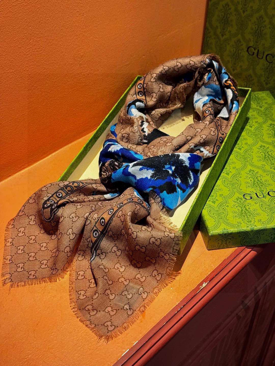   爆款出货 真正的海外原版货——从海外买的正品花了一个月画稿打版，要做咱们就做最好的💯 一花四色每色都