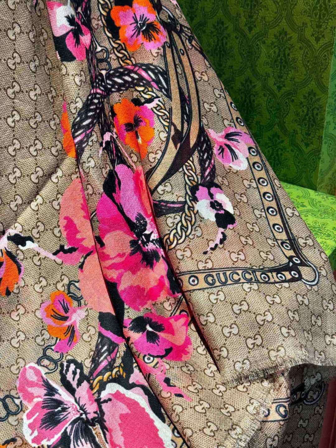   爆款出货 真正的海外原版货——从海外买的正品花了一个月画稿打版，要做咱们就做最好的💯 一花四色每色都