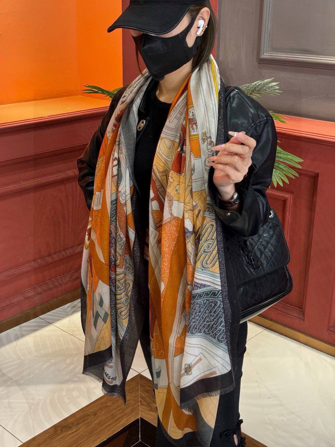   会发光发亮的围巾 爱马仕 专柜同步 买了都说好看羊绒印花‼️推荐💕顶级工艺超值‼️爱马仕专柜爆款🎁🎁