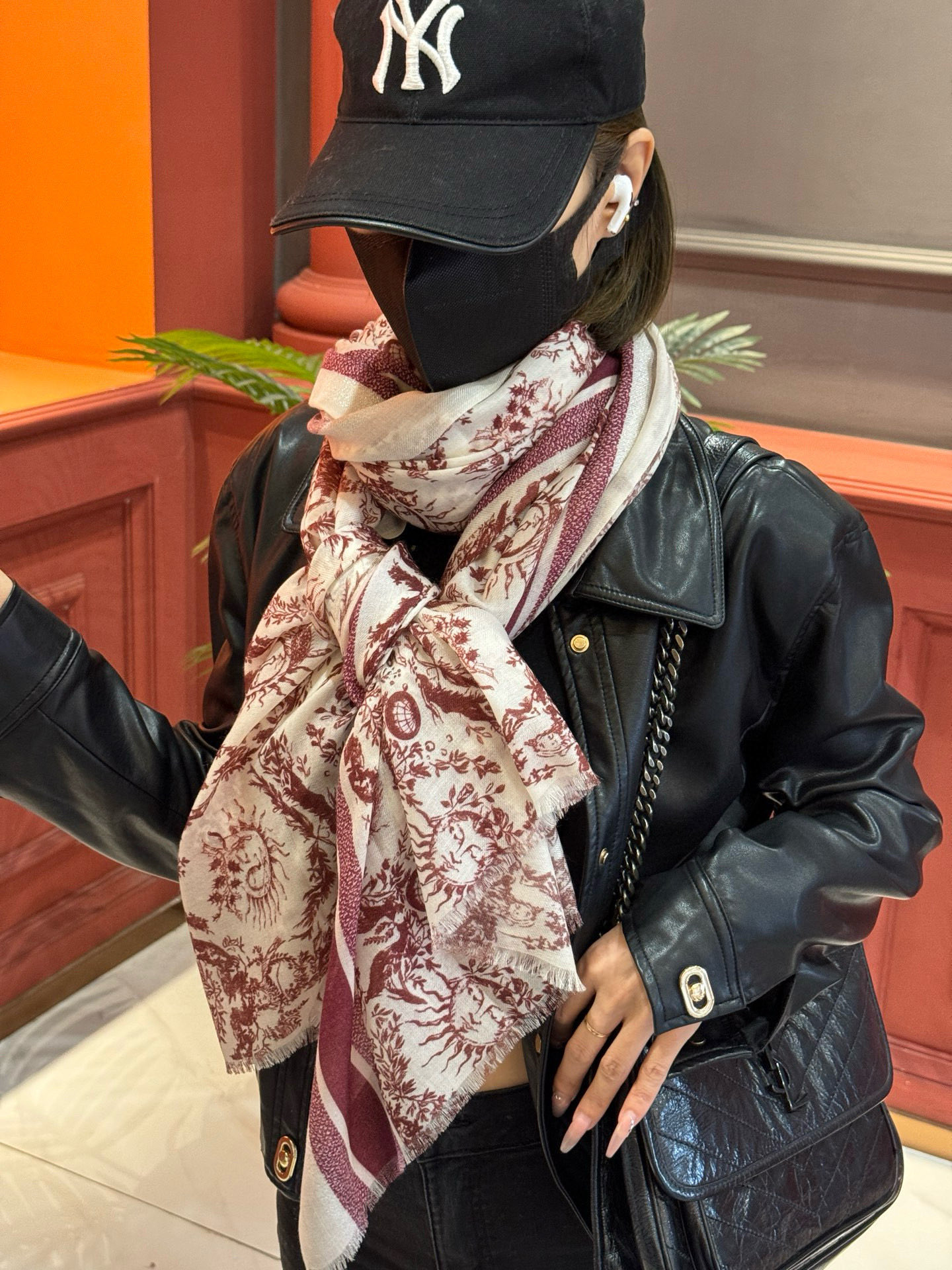 （会发光发亮的围巾）💃🏻💃🏻D家【D太阳女神银丝长巾】‼️抢‼️VI价🉐️推荐 ‼️👍下手一定要快【高端