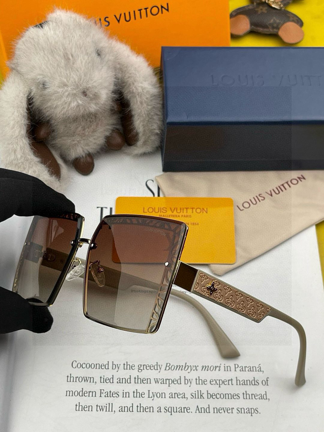 【尼龙系列】lv大框太阳镜墨镜经典的方框设计，不挑脸型，无论搭配大衣还是连衣裙都非常显气质尼龙镜片预防紫